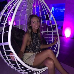 Meet your Posher, Alexandra